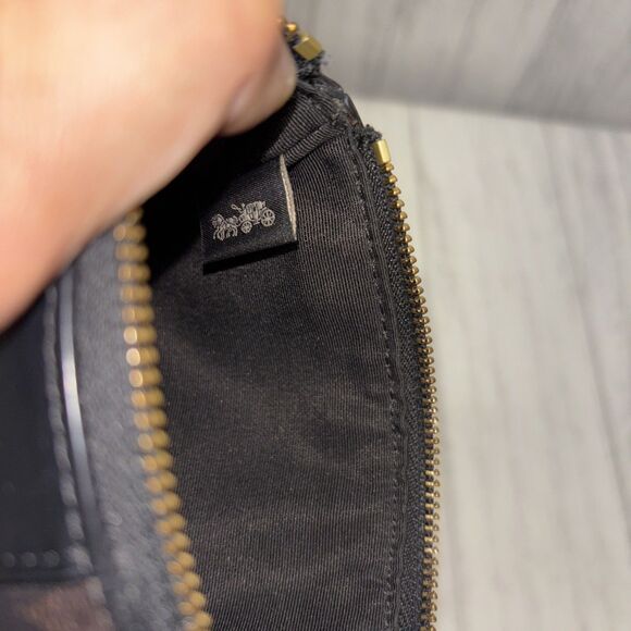 Coach Corner Zip Signature Leather Wristlet EUC - Picture 6 of 7